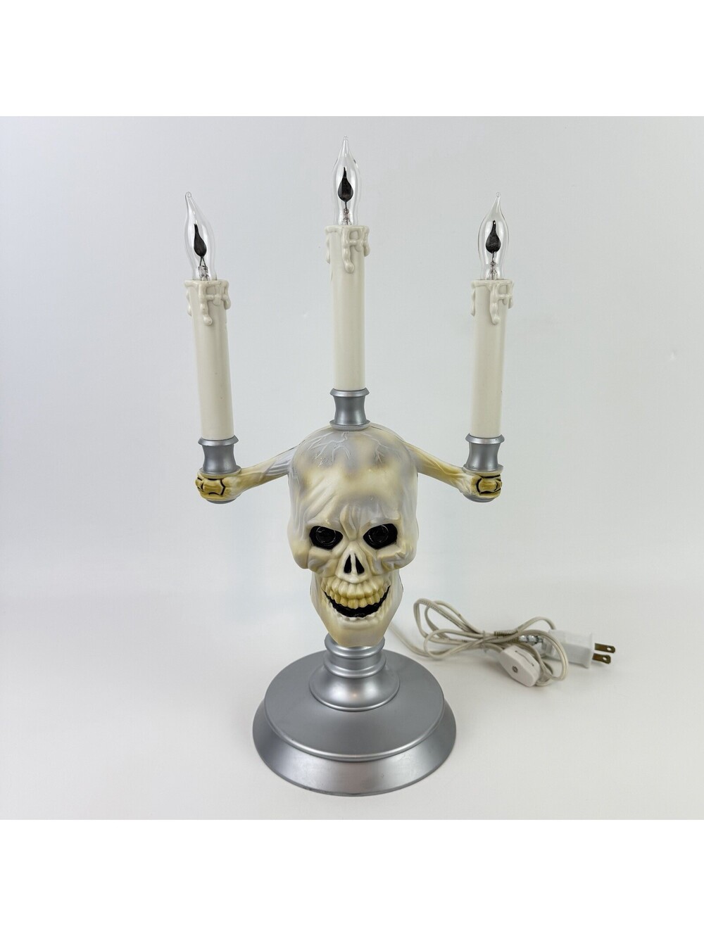 Vintage HallowScream Candelabra Halloween Lighting Skull Glowing Eyes Works